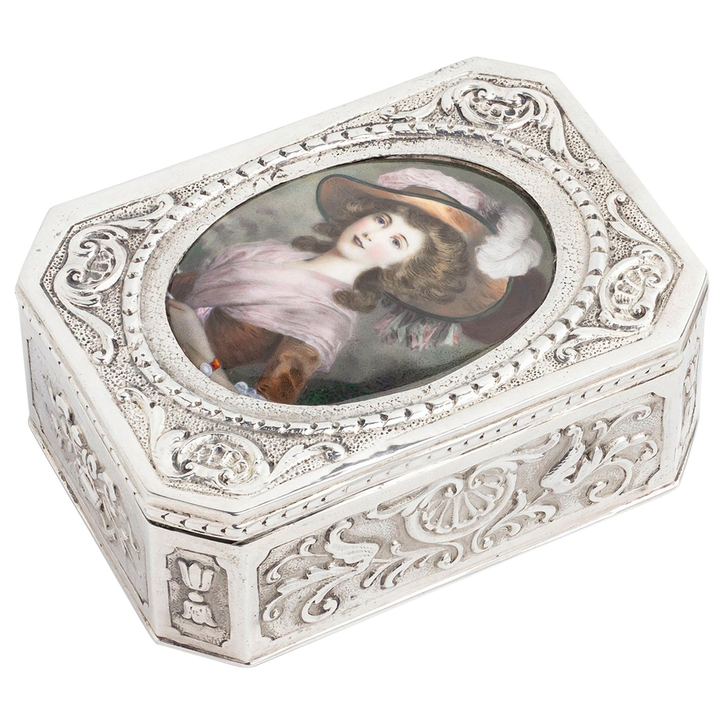 German 800 Purity Silver Repousse Box With Enamelled Medallion