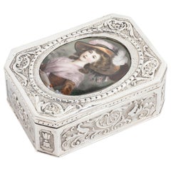 German 800 Purity Silver Repousse Box With Enamelled Medallion