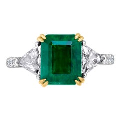 Emilio Jewelry Certified 4.10 Carat Vivid Green Emerald Diamond Ring 