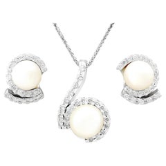 Retro 1950s 1.27 Carat Diamond Pearl White Gold Earring and Necklace Set
