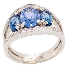Ceylan Sapphire with White Diamonds on White Gold 18 Karat Rings