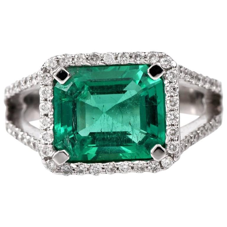 Stunning Emerald Diamond Gold Ring For Sale at 1stDibs