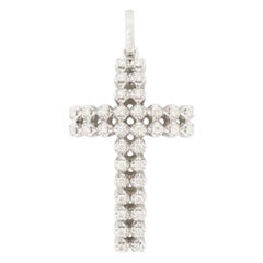 Grand pendentif en forme de croix avec un diamant de 3,80CTW en or blanc 14k 