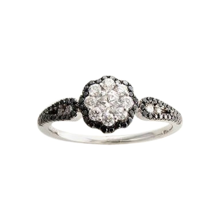 Le Vian Exotics Ring Featuring Vanilla Diamonds, Blackberry Diamonds Set For Sale