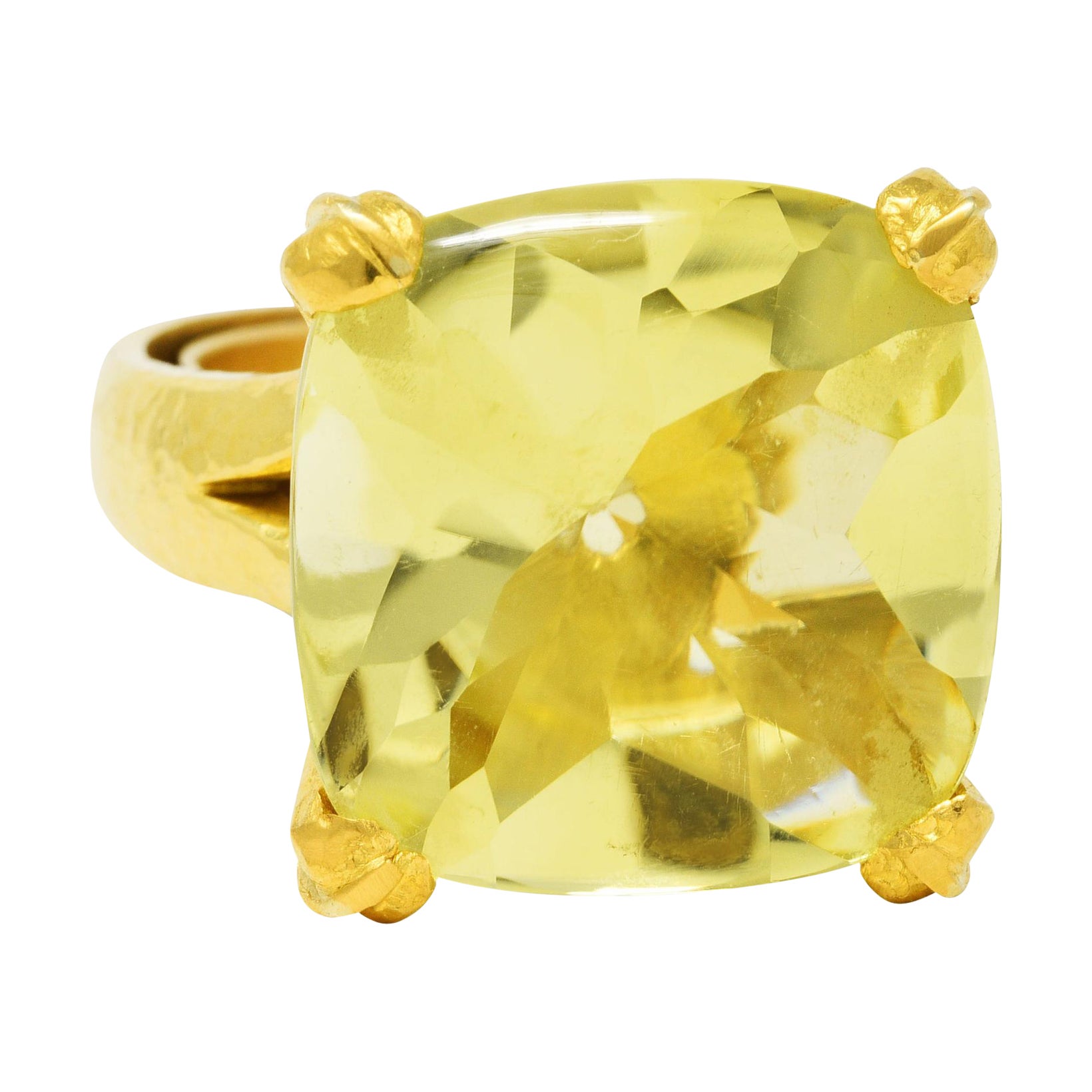 Elizabeth Locke Lemon Quartz 19 Karat Gold Gemstone Ring