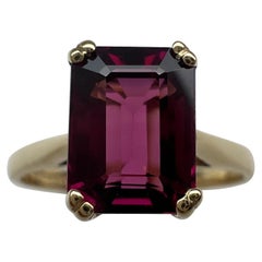 2,53 Karat lebhaft rosa lila Rhodolith Granat Smaragdschliff Gelbgold Solitr Ring