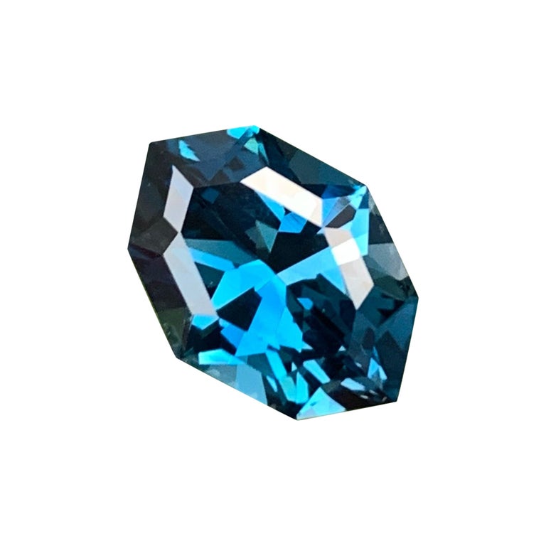 Sumptuous London Blue Topaz Gemstone 4.25 Carats Topaz Gemstone Mystic