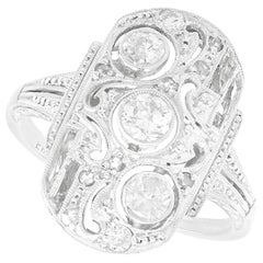 Art Deco 0,66 Karat Diamant und 14 Karat Weißgold Kleidring aus Weißgold