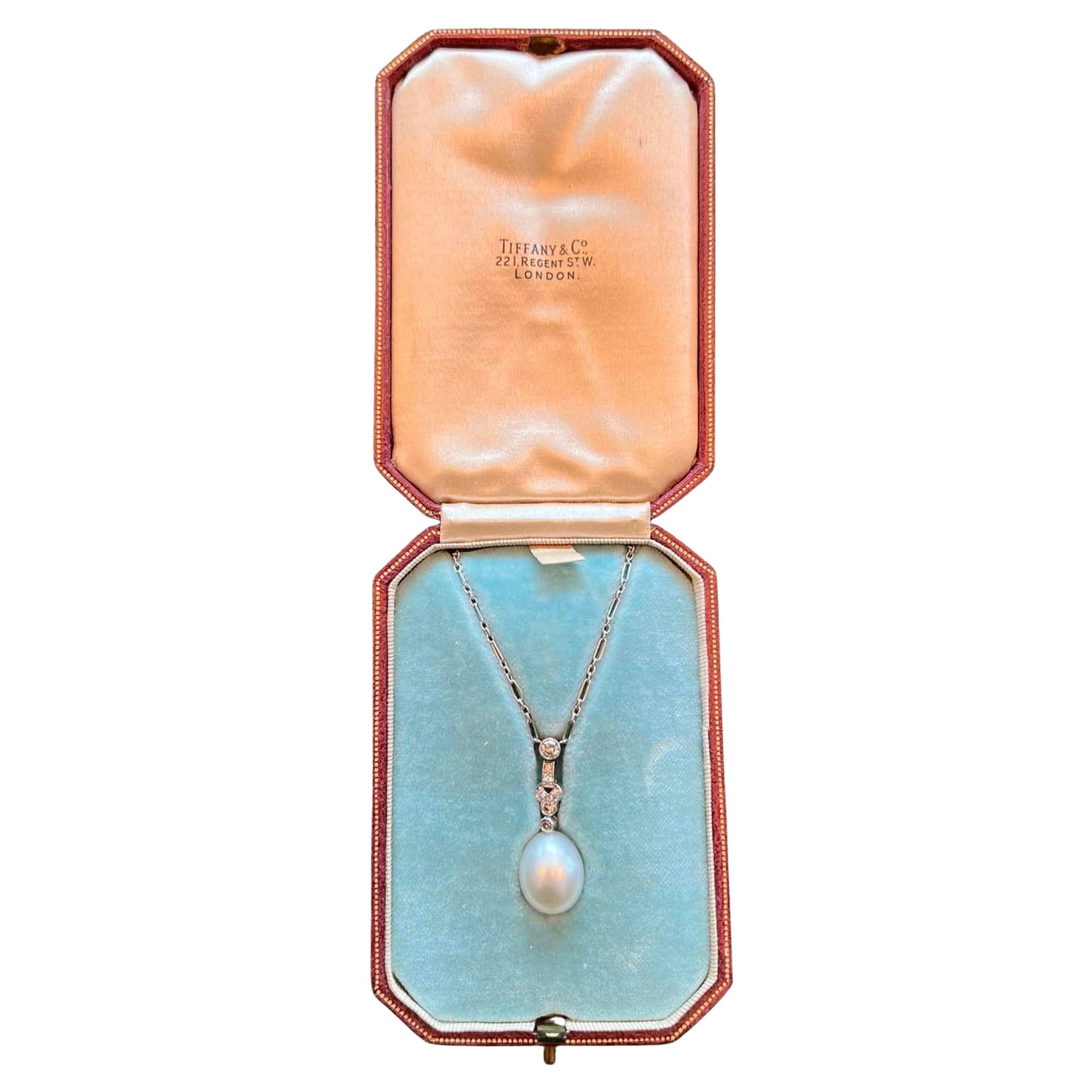 Art déco, um 1920, Tiffany & Co. Regent Street Platin-Diamant-Perlenkette im Angebot