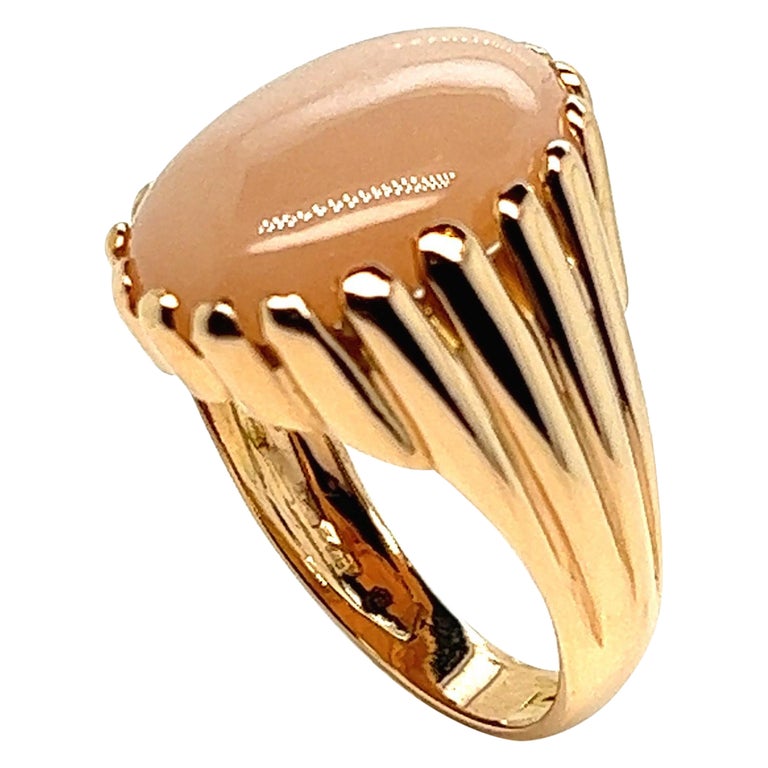 Pale Pink Peach Moostone Cabochon on 18k Rose Gold Signet Ring For Sale ...