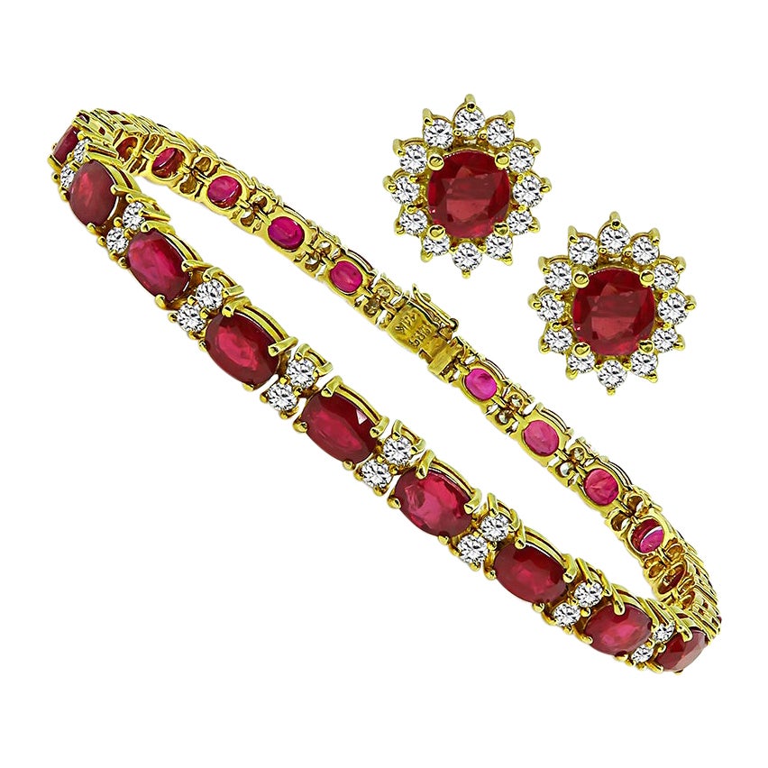 20.00ct Ruby 2.50ct Diamond Bracelet and Earrings Set For Sale