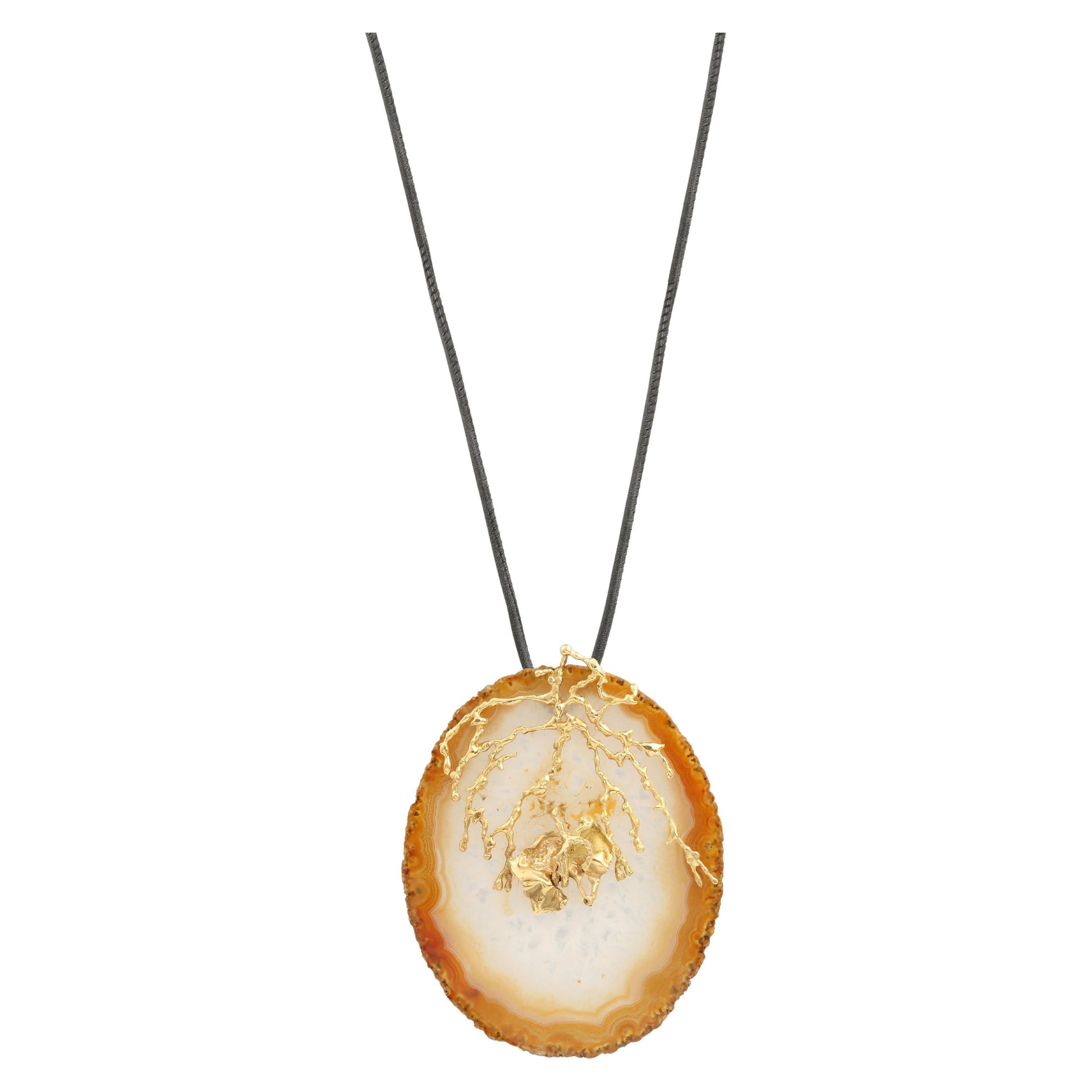 Vintage Agate 18K Yellow Gold Pendant For Sale