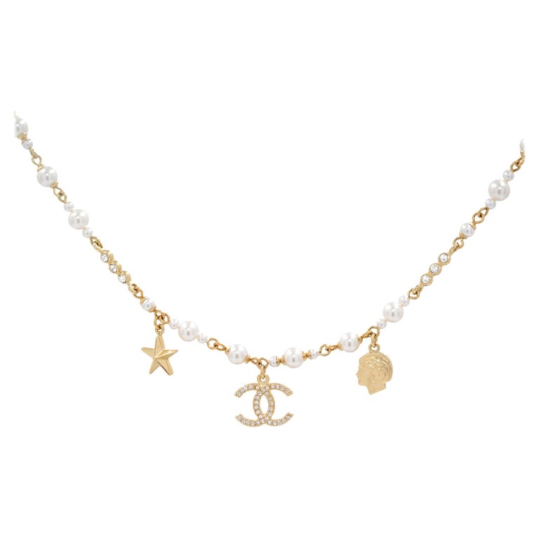 Chanel CC Logo Crystal and Pearl Star Necklace Gold Tone For Sale