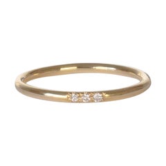 Anello a fascia minimalista con trio di diamanti in oro 14 carati di Mon Pilar, misure 11-12 US