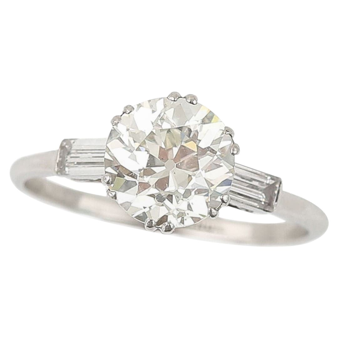 Verlobungsring, Art déco, 2,35 Karat Diamant im alteuropäischen und Baguetteschliff, um 1946 im Angebot