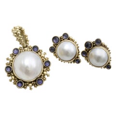 Stephen Dweck, boucles d'oreilles et pendentifs en or jaune 18 carats avec perles blanches et améthyste 