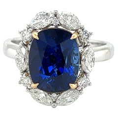 Bague marquise en saphir bleu de 6 carats et diamants