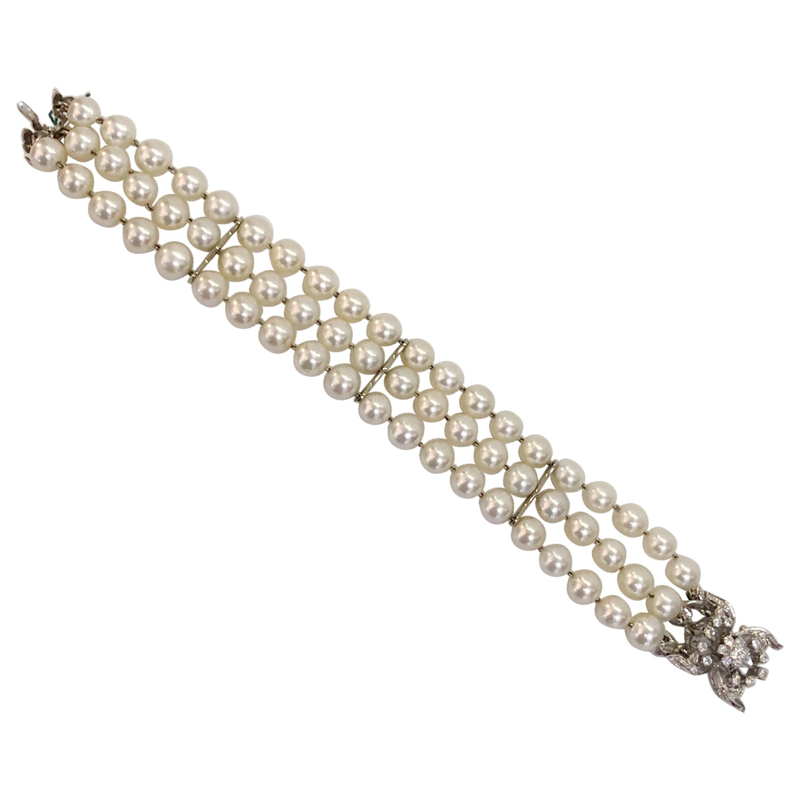 Armband aus Weißgold mit Perlen und Diamanten im Angebot
