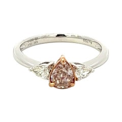 Bague en diamant certifié GIA de 0,59 carat de couleur rose clair fantaisie