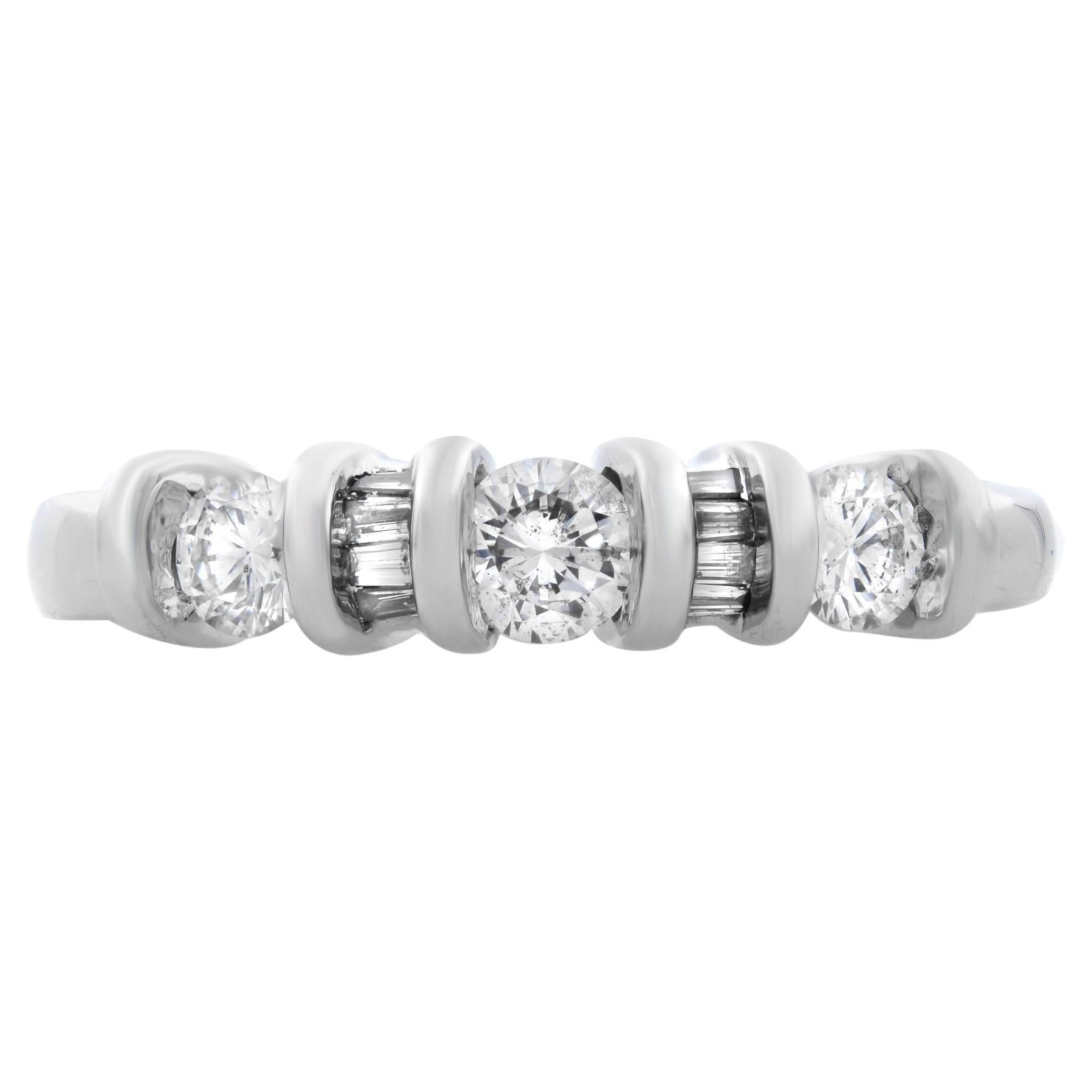 Rachel Koen, alliance en or blanc 14 carats et diamants 0,50 carat