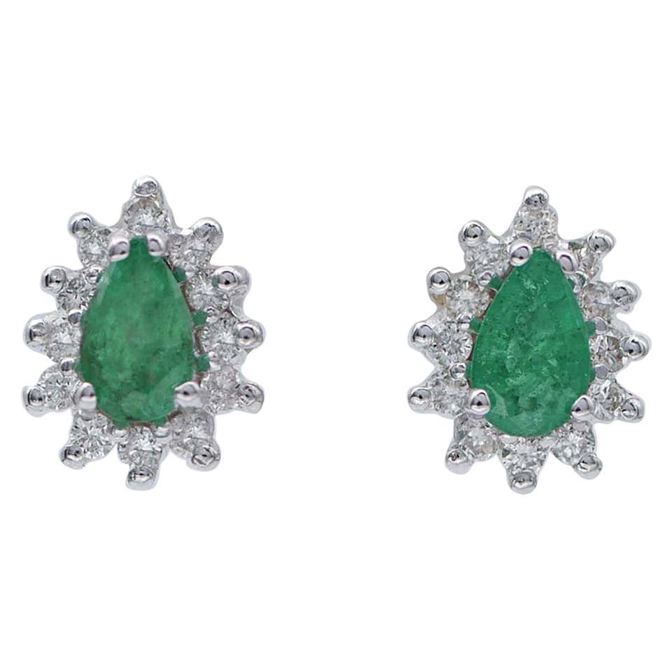 Emerald Diamond 18 Karat Gold Stud Earrings For Sale at 1stDibs