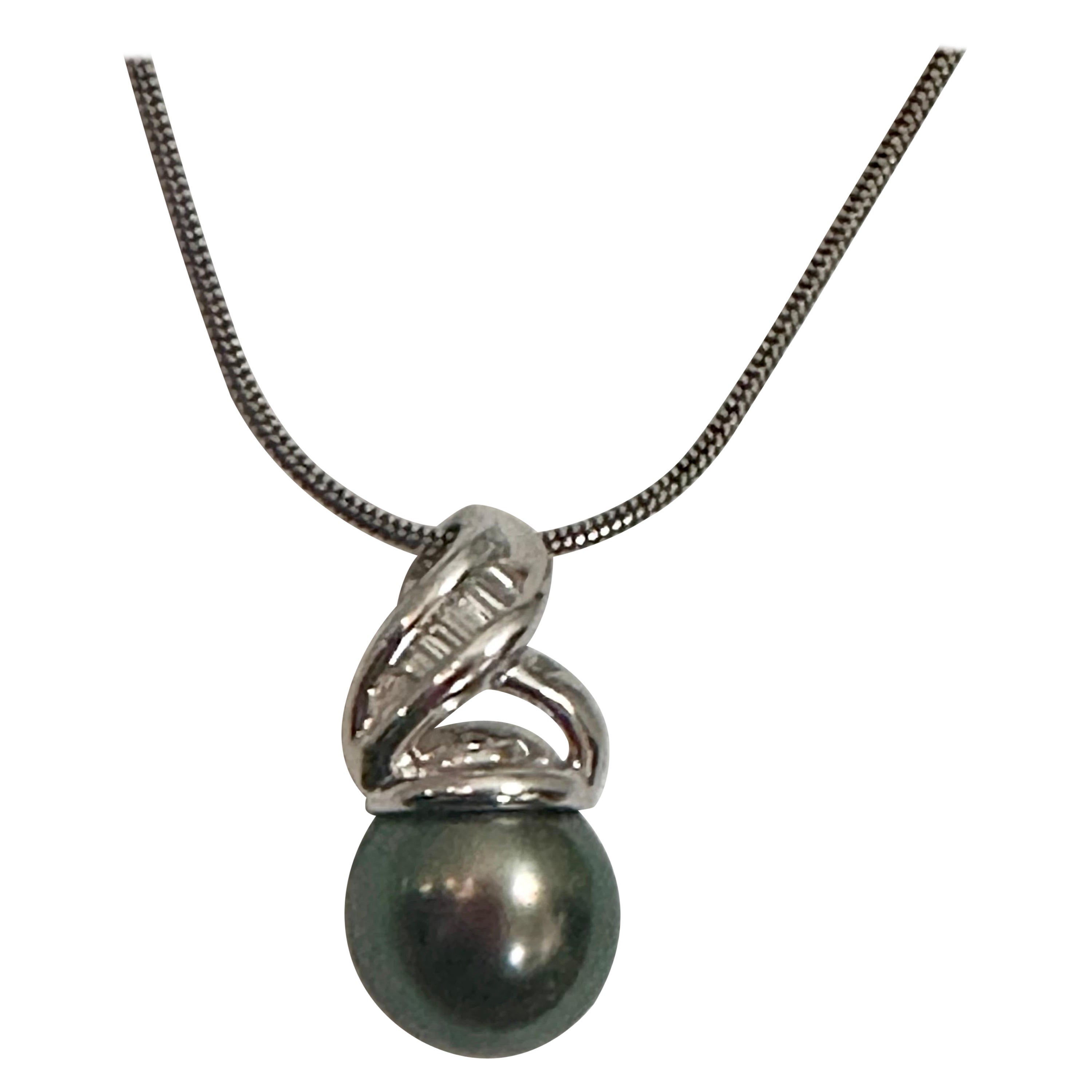 Black Tahitian Pearl & Diamond 14 Kt White Gold Pendant + Chain For Sale