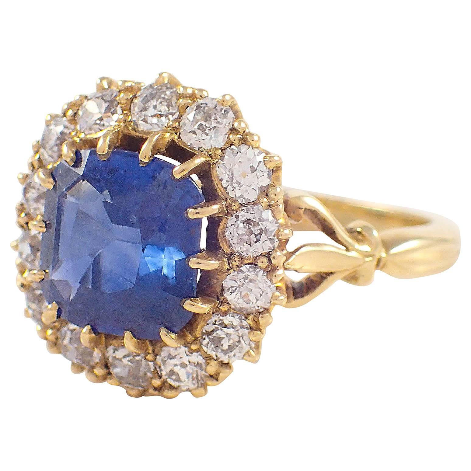 Sapphire Diamond Gold Cluster Ring  For Sale