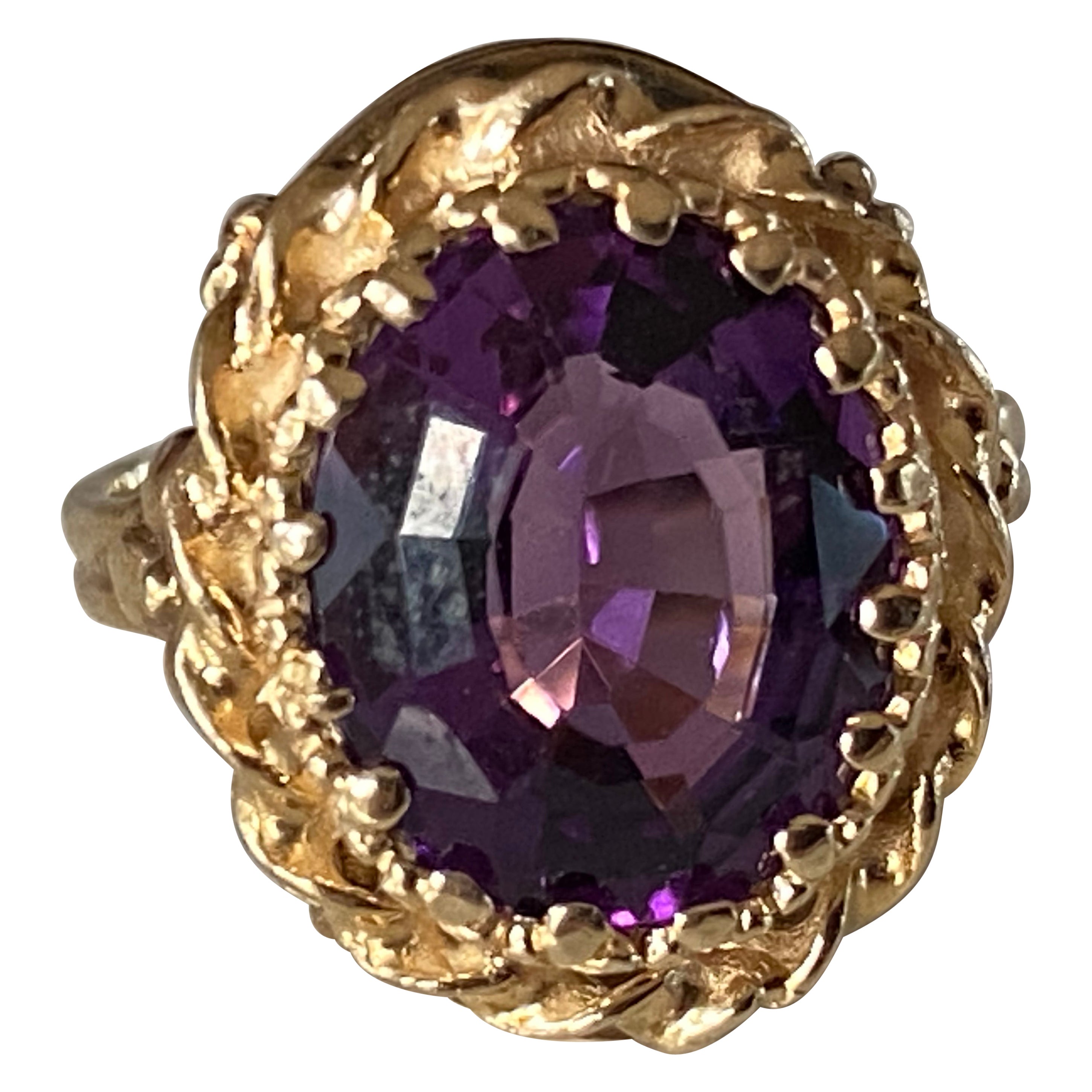 Bague cocktail victorienne en or jaune et améthyste