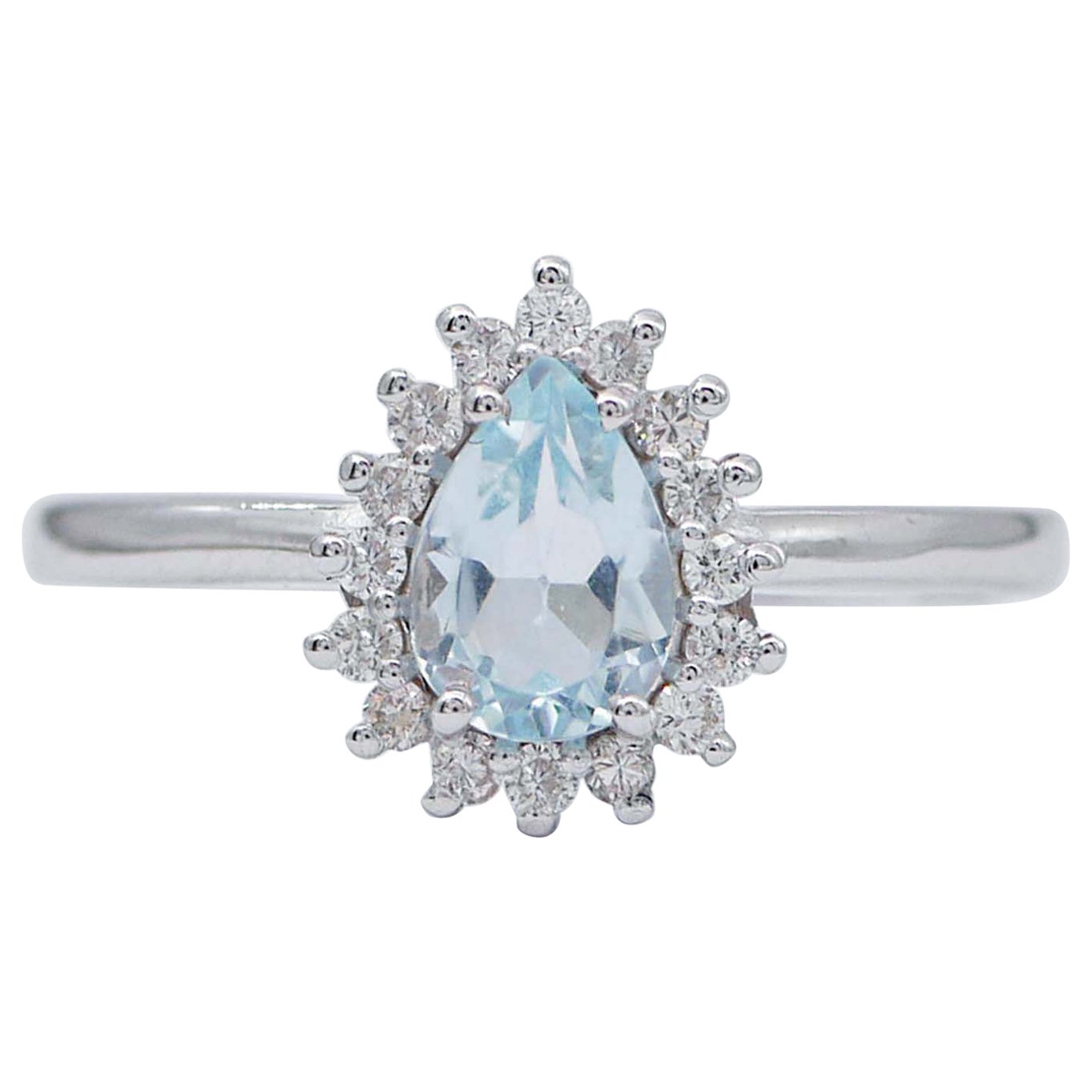 Aquamarine, Diamonds, 18 Karat White Gold Modern Ring. For Sale