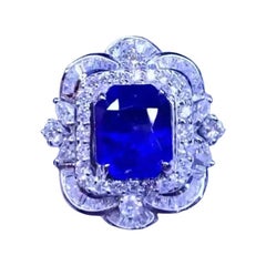 Certified Ct 7, 67 of Royal Blue Sapphire and Diamonds on Ring
