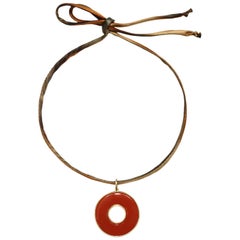 Faye Kim Pendentif cercle de vie en or 18 carats et cornaline