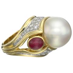 South Seas Cultured Pearl Ruby Diamond Gold Ring South Seas Cultured Pearl Ruby Diamond Gold Ring