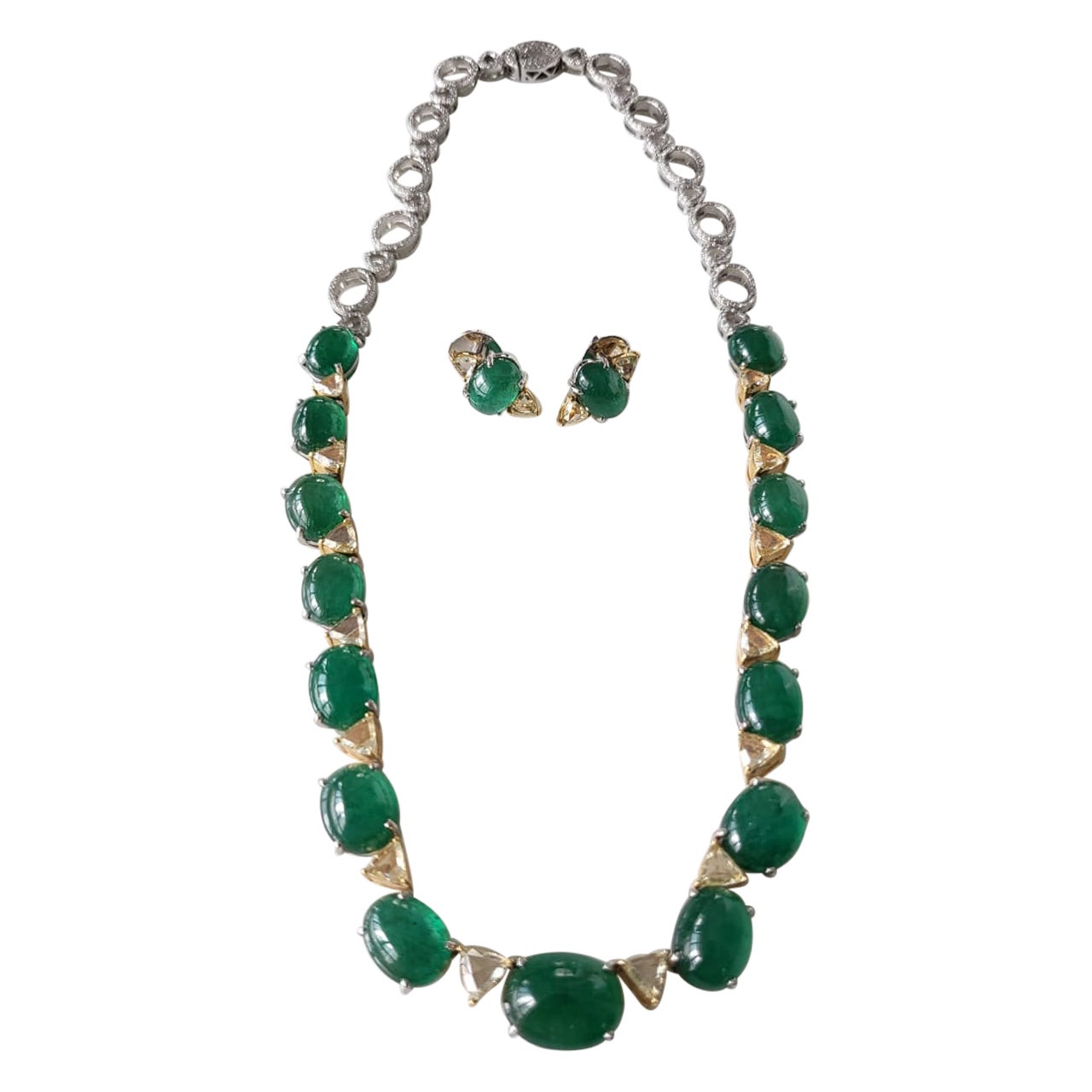 68.47 Carats Natural Zambian Emerald & Diamonds Choker Necklace & Earrings Set For Sale