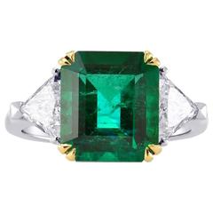 Green Emerald Gemstone Triangle Diamonds Two Color Gold Ring