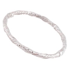 Retro 18 Karat White Gold Etched Bangle