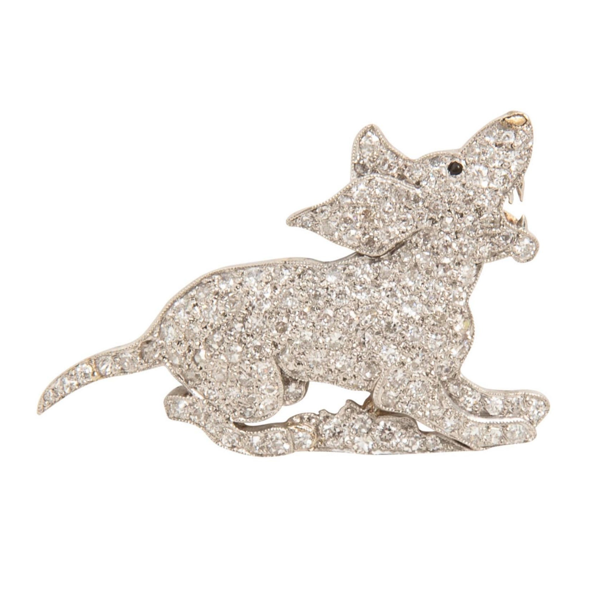 Broche chien en platine et diamants