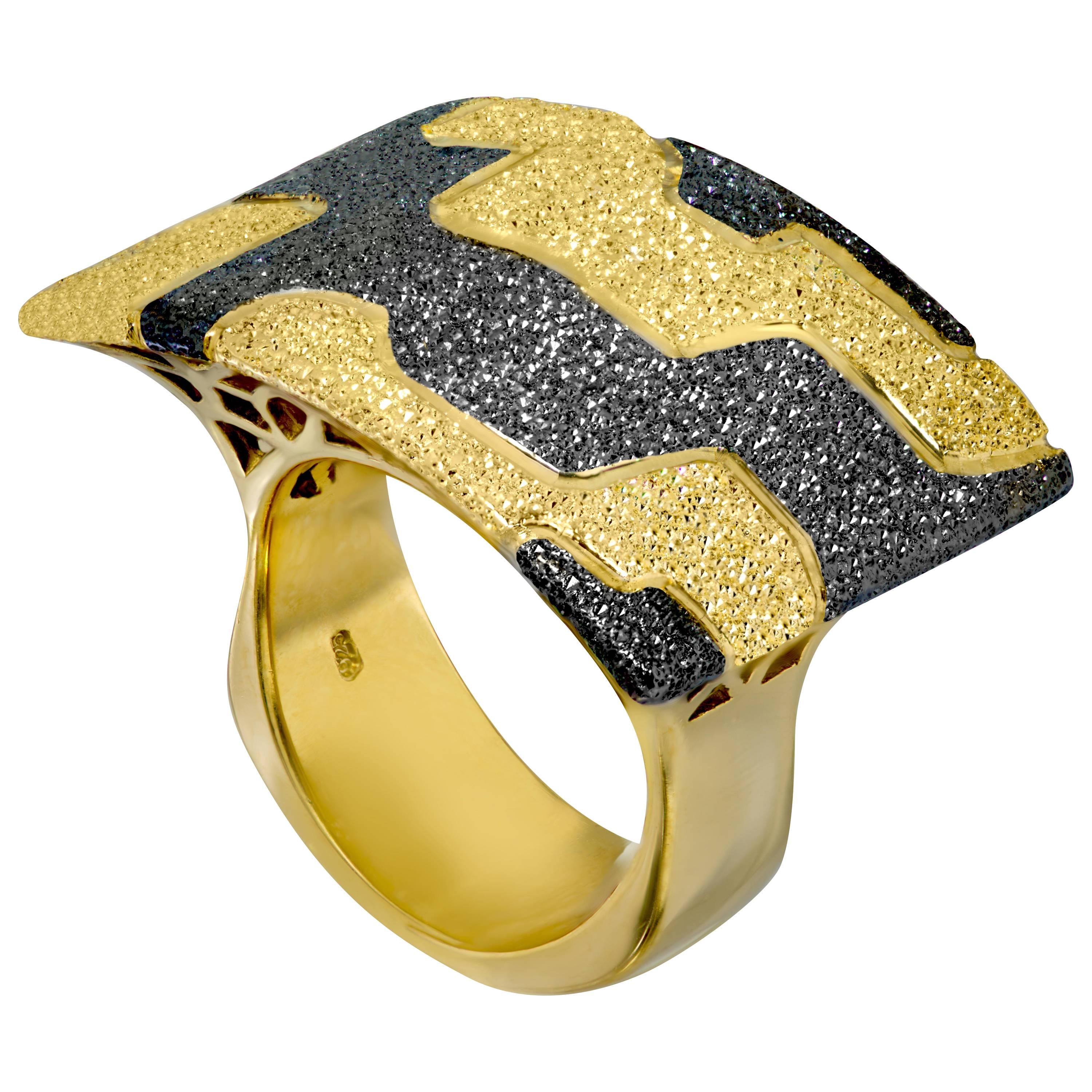 Silver Gold Dark Platinum Textured Ring With Crossroad Pattern