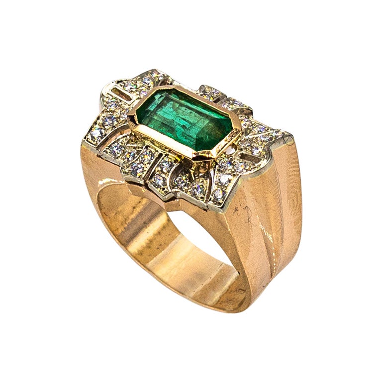 Art Deco Style White Modern Round Cut Diamond Emerald Yellow Gold Cocktail Ring For Sale