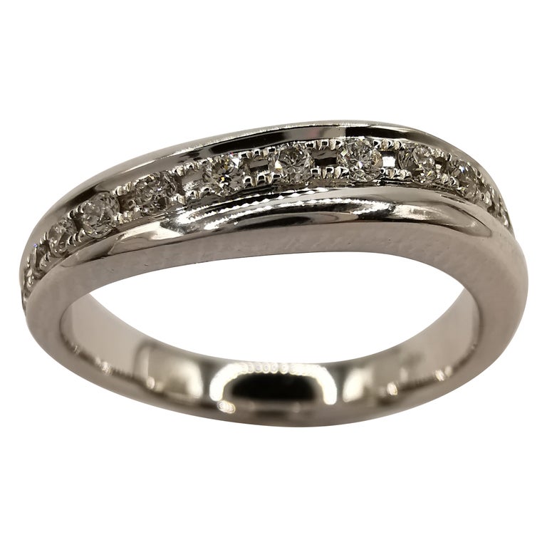 18 Karat White Gold 1.50 Carat Diamond Brilliant-Cut Eternity Band Wedding  Ring