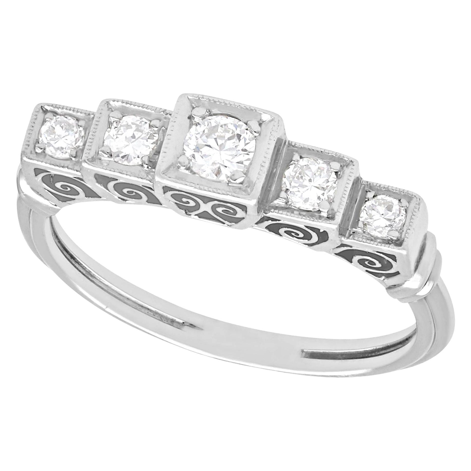 Antiker Ring aus Diamant und Weißgold mit fünf Steinen
