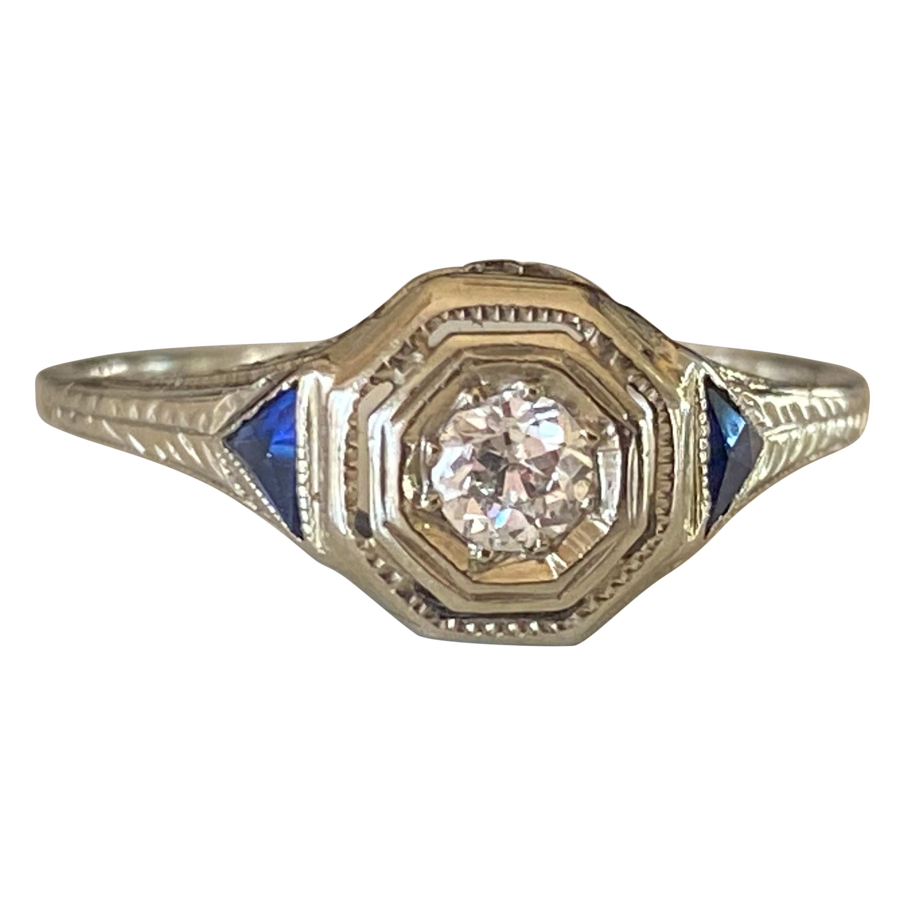 Art Deco Diamond and Sapphire Filigree Ring For Sale