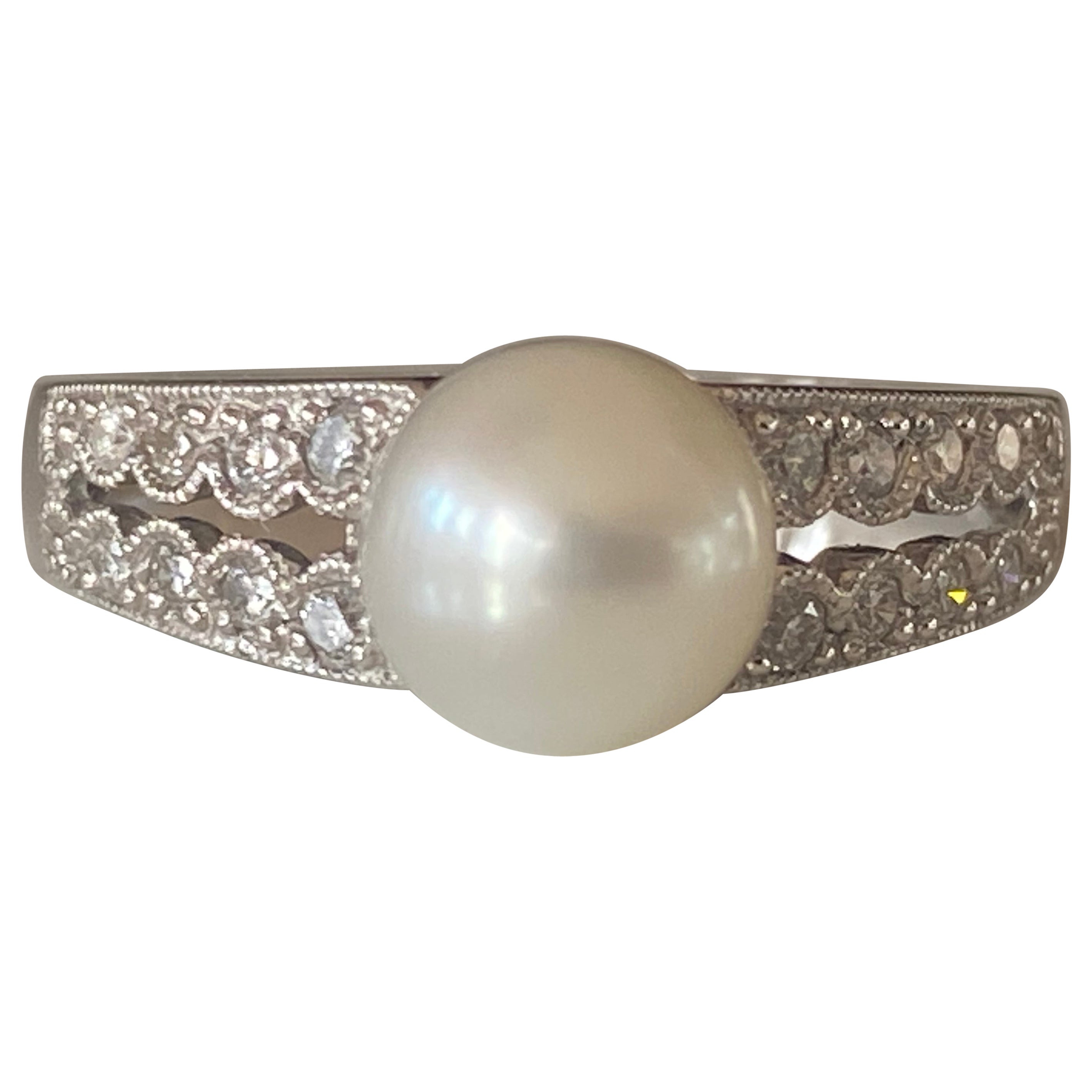 Estate Cultured White Pearl and Diamond Ring For Sale