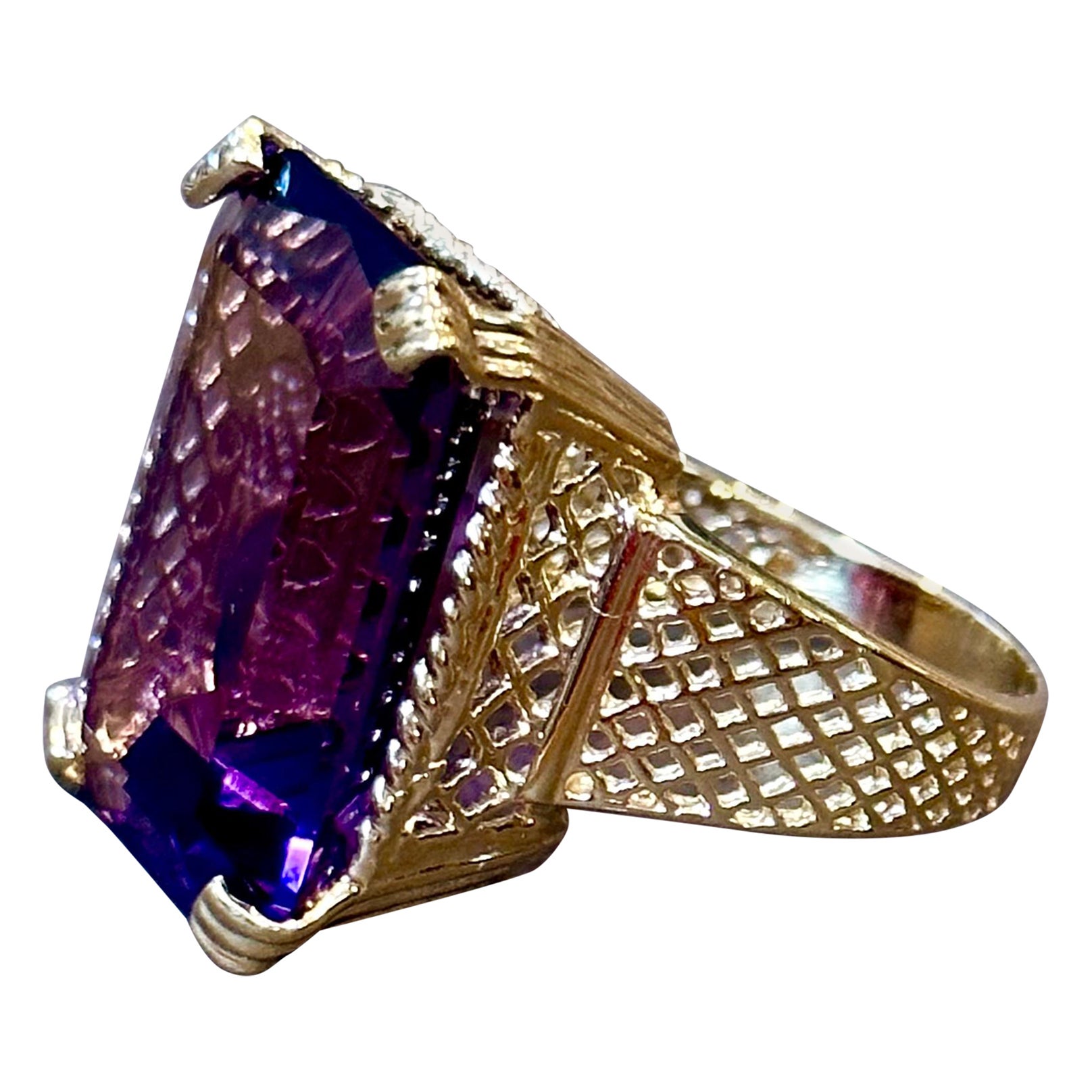 Huge 31.62 Carat Emerald Cut Natural Amethyst Cocktail Ring 18 Kt Yellow Gold For Sale