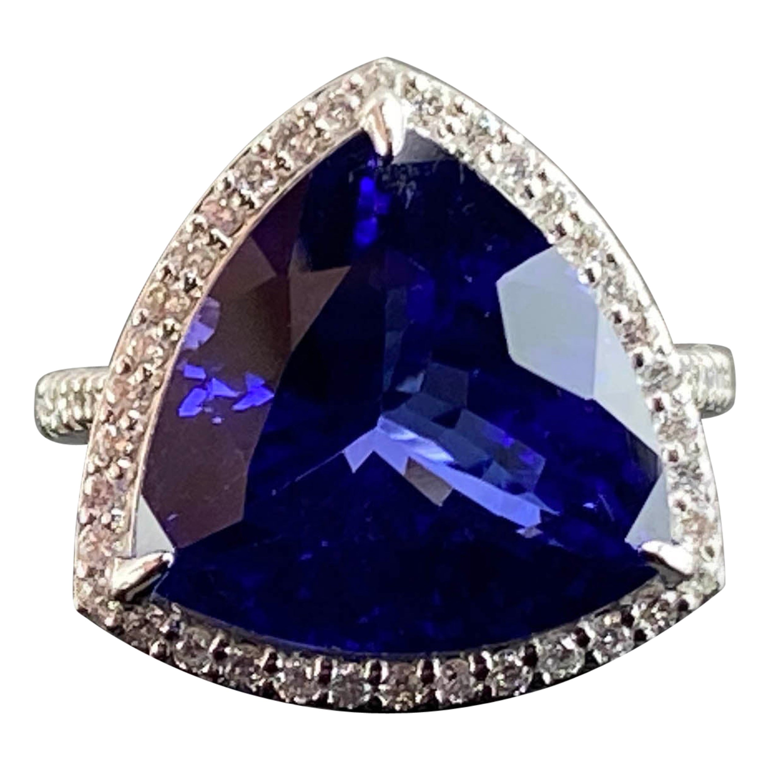 12.54 Carat Trillion Cut Tanzanite and Diamond Cocktail Ring Set in White Gold For Sale