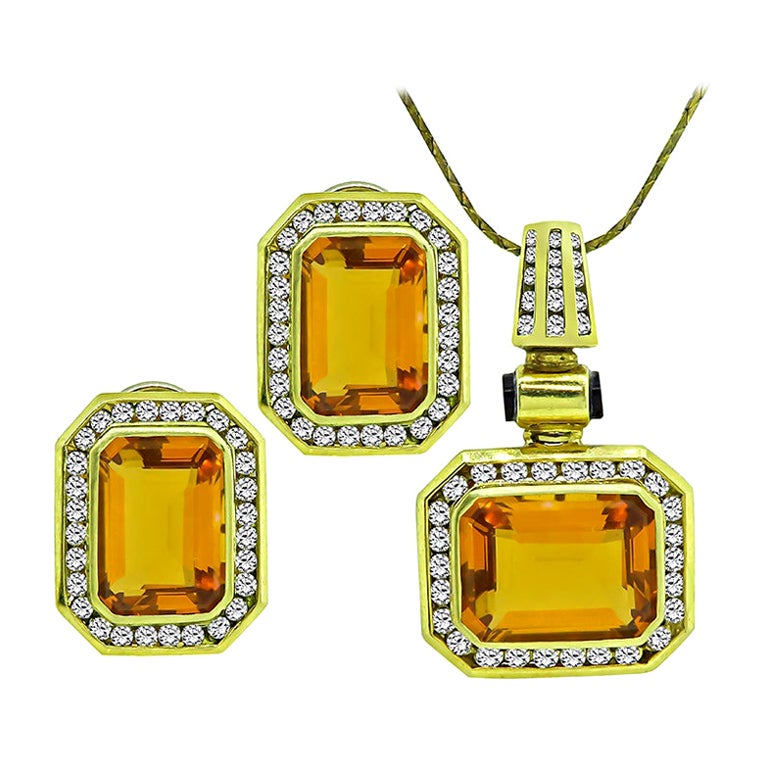 30.00ct Citrine 3.00ct Diamond Gold Pendant and Earrings Set For Sale