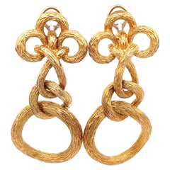 Vintage 18 Karat Yellow Gold Knot Ear Clip Earrings