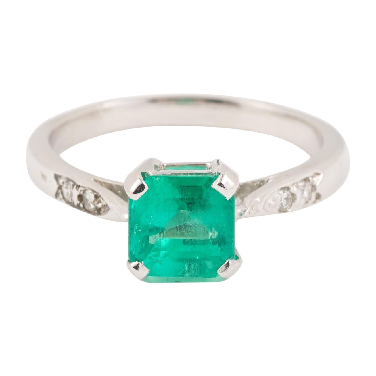 Vintage Certified 1.36 Carats Colombian Emerald Diamonds 18K White Gold Ring For Sale