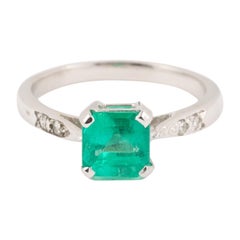 Retro Certified 1.36 Carats Colombian Emerald Diamonds 18K White Gold Ring