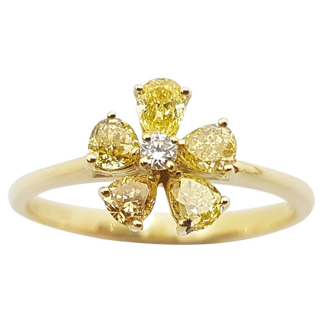 Yellow Diamond with Diamond Ring Set in 18K Gold Settings For Sale