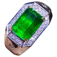 Unique 3.63 Carat Natural Emerald Diamond Cocktail Ring in Solid Gold